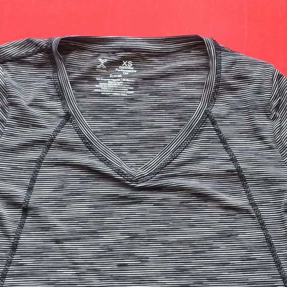 Essential Performance Tee Everair athletic grey women's size XS - Picture 2 of 5